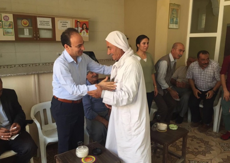Osman Baydemir Bayramın İlk Günü`nü Ceylanpınar`da Geçirdi.