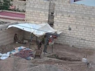 Pyd Rasulayn?da Evlerin Üzerine Lastik İstifledi