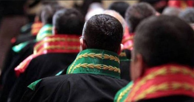 Şanlıurfa`da 5 hakim ve savcı gözaltına alındı